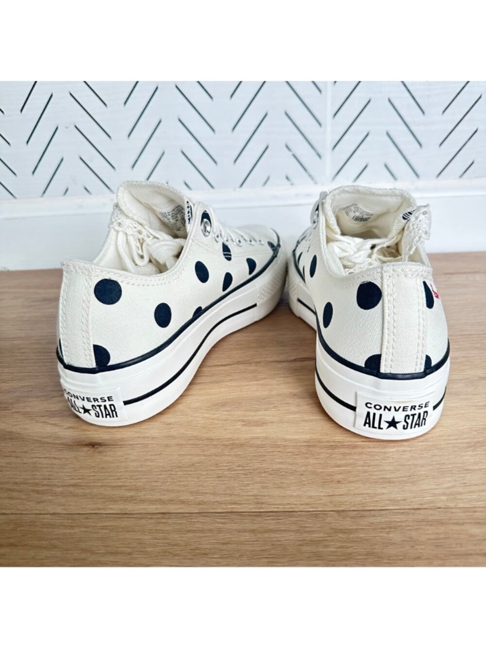 ✨Converse Chuck Taylor Lift Platform Polka Dots 11 Womens Shoes Sneakers A10689C - Picture 4 of 11